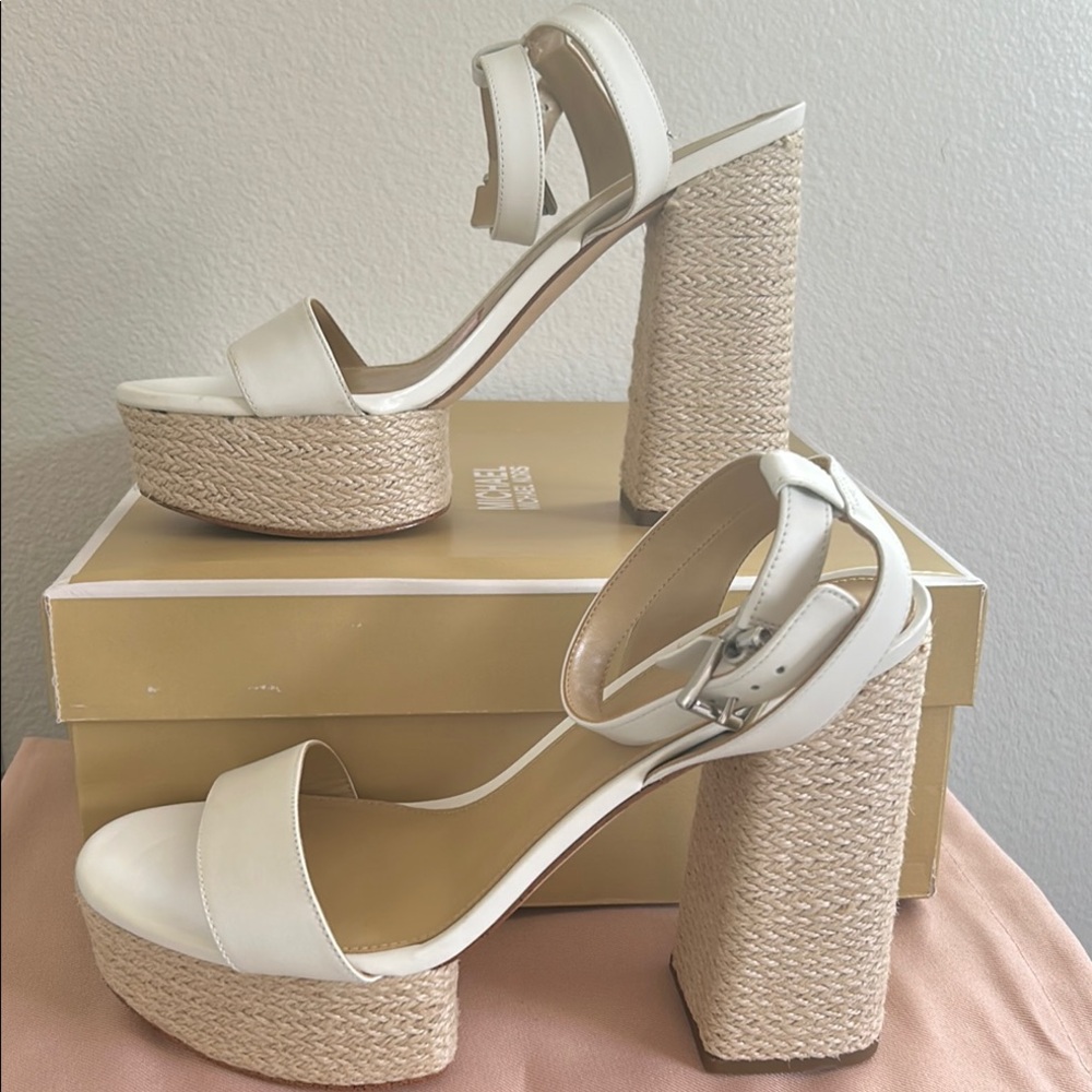 New w/ Box Michael Michael Kors Ashton Platform Chunky Heeled Sandals. Size 9.5